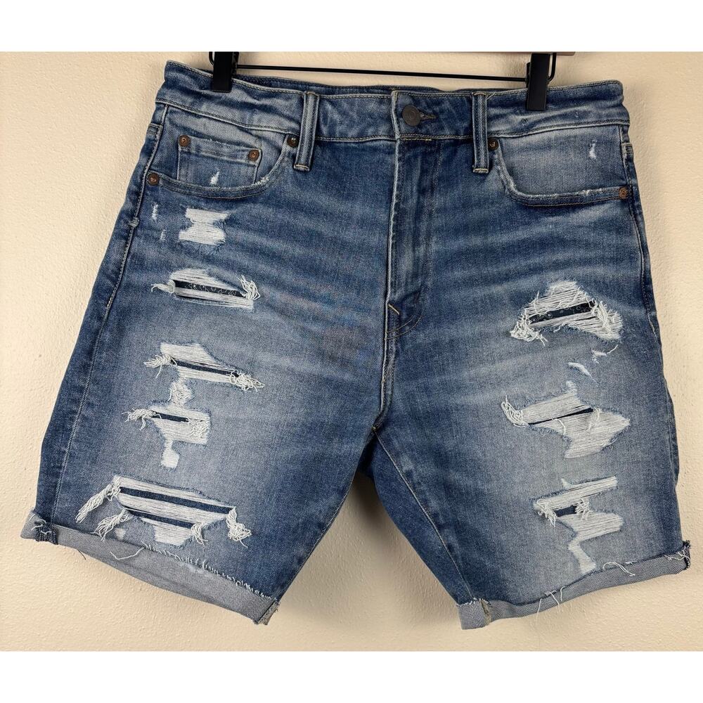 American Eagle Distressed Men's Shorts Size 33 Medium Wash